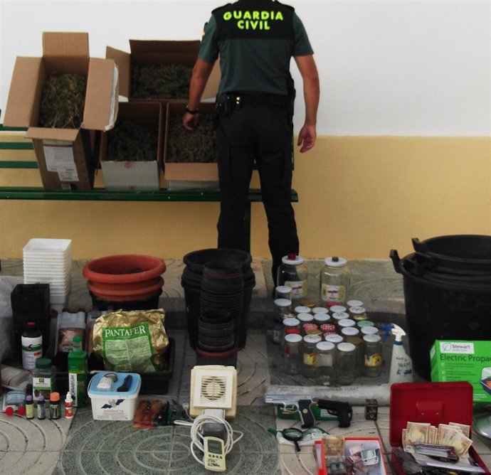 Efectos incautados en San Martín de la Jara