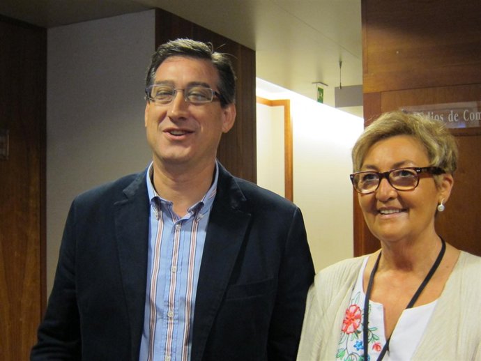 Ignacio Prendes (Upyd) Y Rosa Suárez (Afas), Antes De Mantener Una Reunión