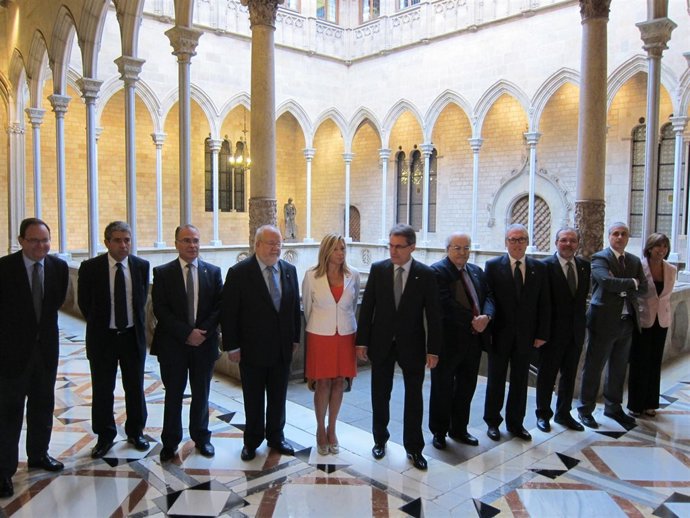 Firma del convenio con las cuatro diputaciones