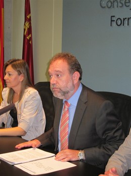 El consejero de Educación, Formación y Empleo, Constantino Sotoca