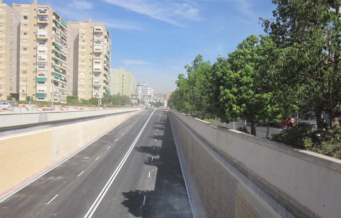 Paso inferior bajo la plaza de Manuel Azaña 