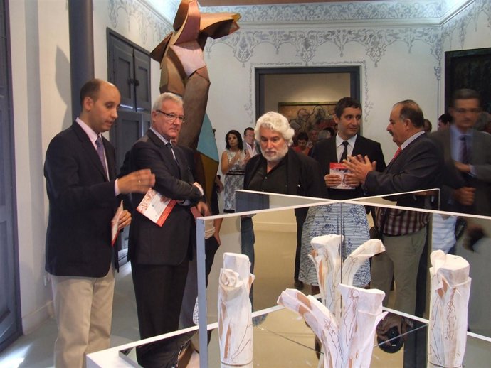 La Casa Pintada de Mula renueva su colección permanente de Cristóbal Gabarrón