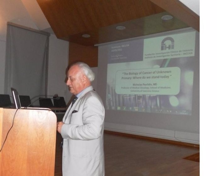 Profesor Pavlidis, Especialista En Oncología De La Universidad De