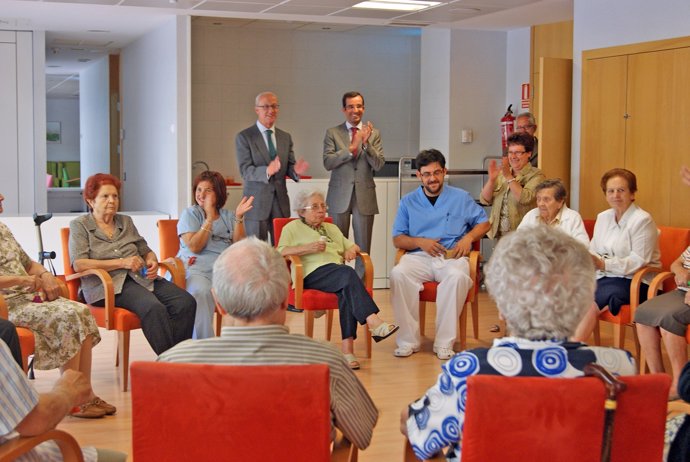 Encuentro de mayores con Concejal Presidente Distrito Latina D José Manuel Berza