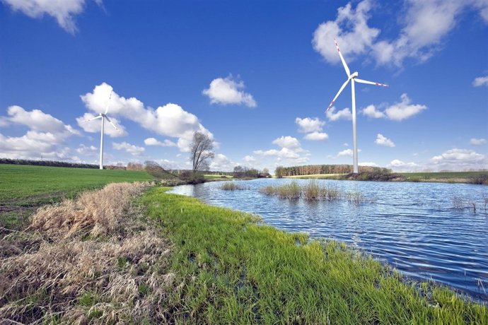 Primer Parque Eólico De Acciona En Polonia, En Golice
