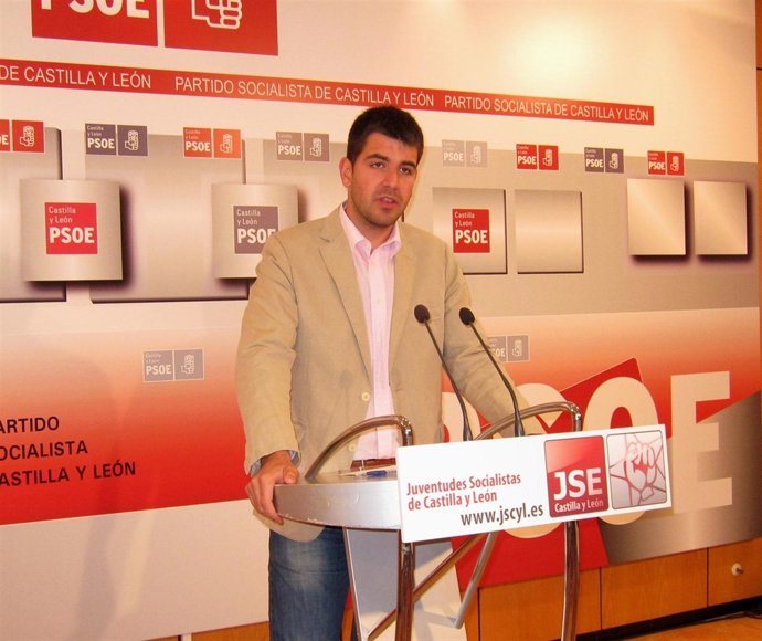 El Secretario De JJ.SS. De Cyl, David Jurado, En Una Rueda De Prensa