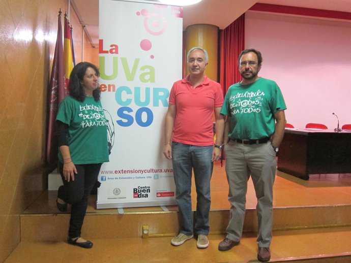 Ingenieros De La Uva Durante El Balance Del Curso De Verano