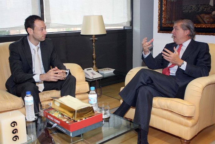 Consejero De Presidencia Con El Secretario De Estado UE