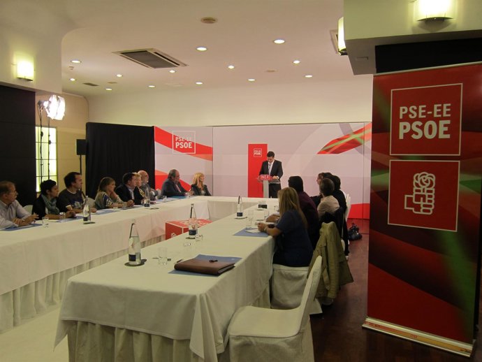 REUNIÓN DEL LEHENDAKARI LÓPEZ CON CANDIDATOS DE ALAVA