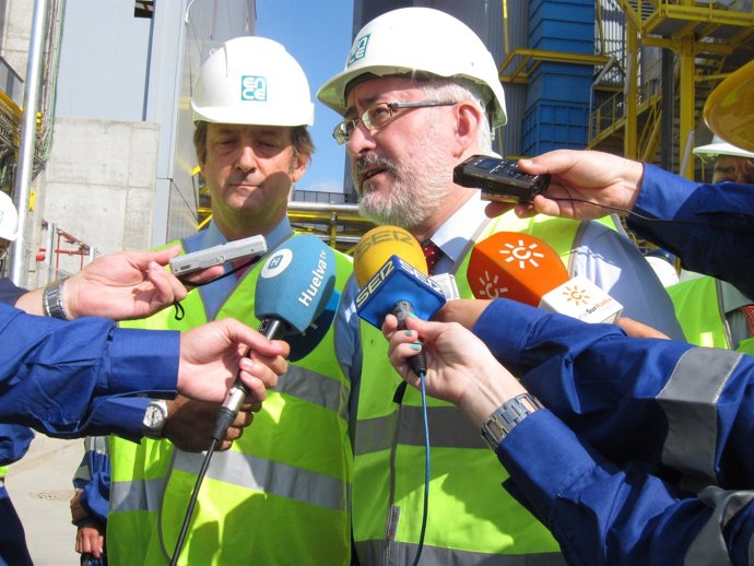 El Consejero De Economía, Innovación, Ciencia Y Empleo, Antonio Ávila, En Ence. 