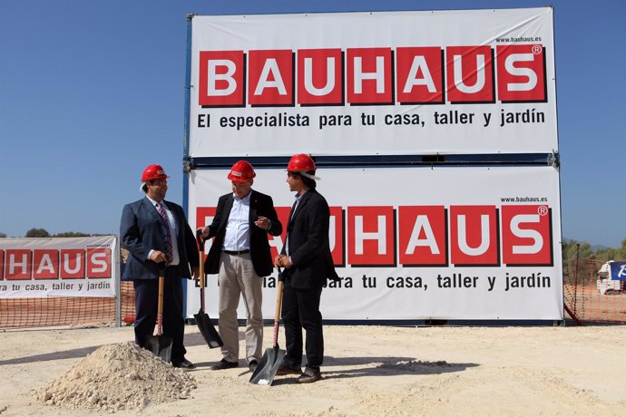 Primera Piedra De Bauhaus En Mallorca