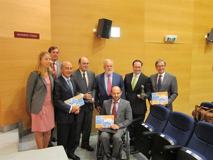 MIGUEL ARIAS CAÑETE Y PREMIADOS SEMANA DE LA MOVILIDAD