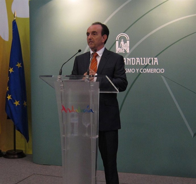 El consejero de Turismo, Rafael Rodríguez