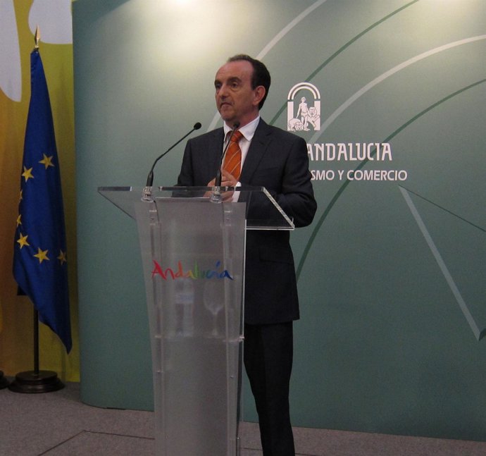 El consejero de Turismo, Rafael Rodríguez