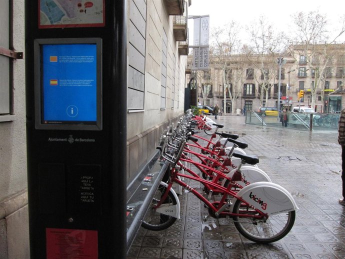 Estación Del Bicing En Funcionamiento