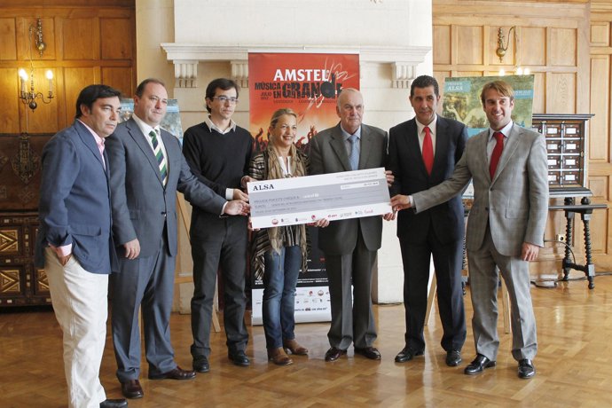 Entrega Cheque Unicef