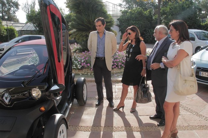 Nieto Asiste A La Mesa De 'Transporte Público Y Eficiencia'