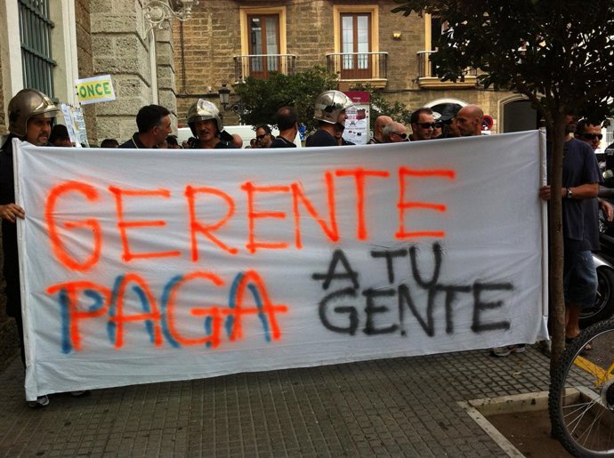 Protestas De Los Bomberos Ante Diputación