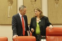 PSOE recuerda que el Gobierno vetaba perfiles políticos en la CNMV