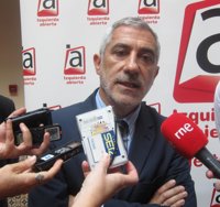 Llamazares invita a Cospedal a que "rebaje" los salarios de los miembros de su gobierno y a que "recorte" los gabinetes