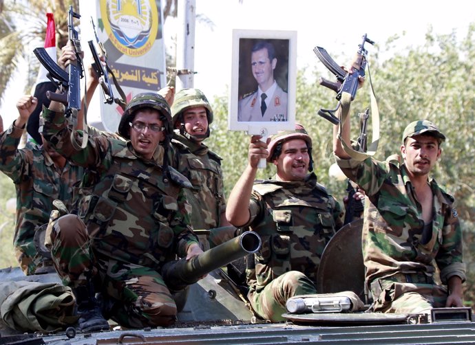 Militares leales al presidente Al Assad 