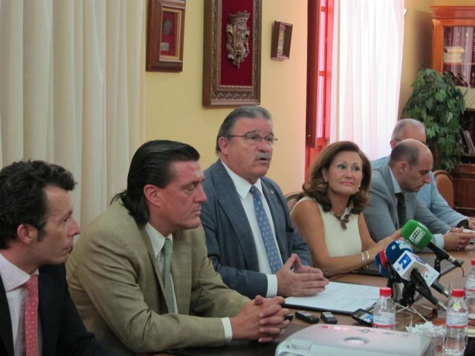 Eduardo Torres y abogados granadinos