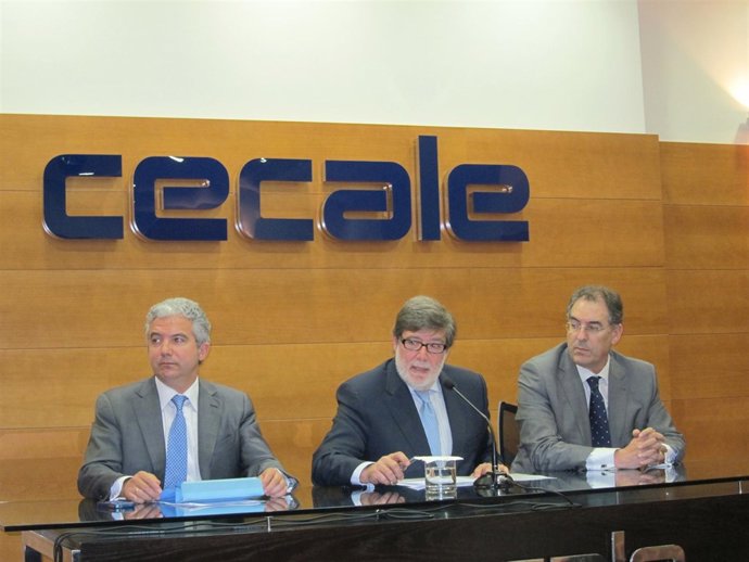 El Nuevo Presidente De Cecale, Santiago Aparicio, En El Centro