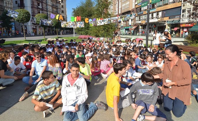 Niños Ayuntamiento Con Carmen Ruiz