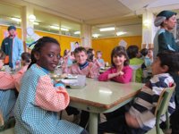 Directores de los colegios públicos recomiendan cobrar 3,8? por llevar 'tupper'