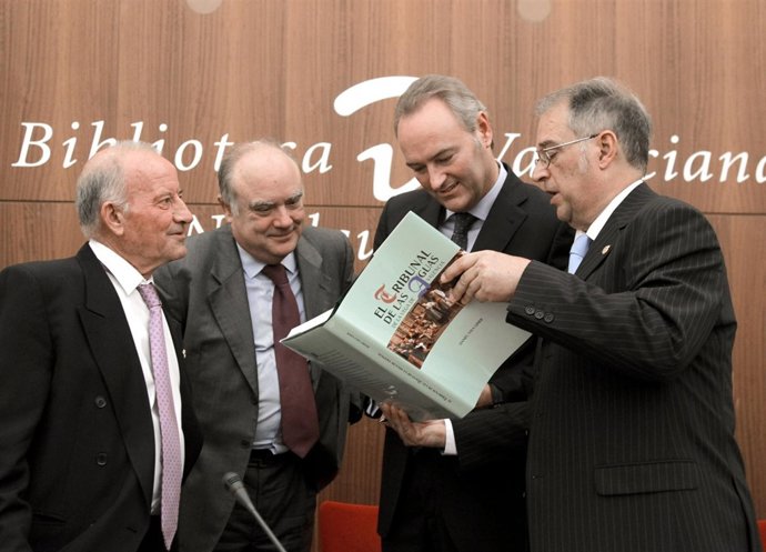 Presentación Libro Sobre Tribunal De Las Aguas