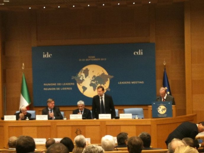 Rajoy En La Reunión De La IDC En Roma.