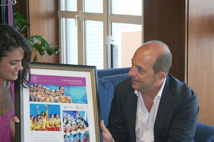 Thais Henríquez y el alcalde de Las Palmas de Gran Canaria, Juan José Cardona