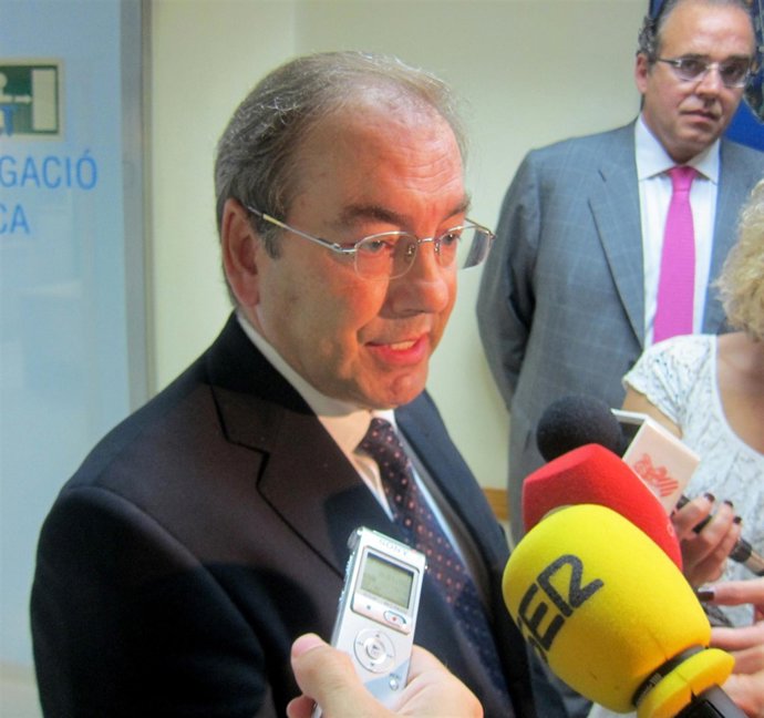 El Conseller De Sanidad, Luis Rosado