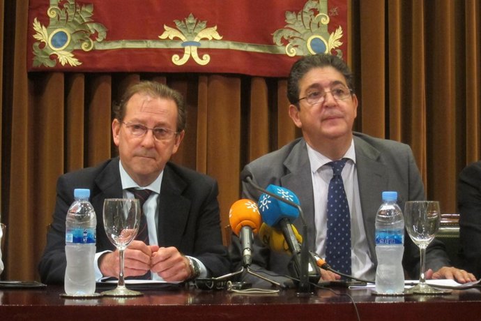 De Llera con el decano del Colegio de Abogados de Sevilla, José Joaquín Gallardo