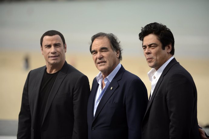 John Travolta, Oliver Stone y Benicio del Toro