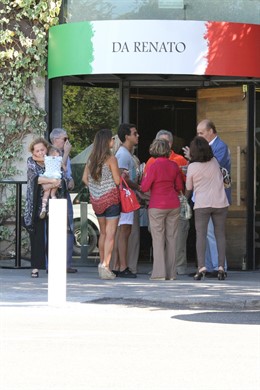 Elena Tablada y Daniel Arigita comen con familia Tablada