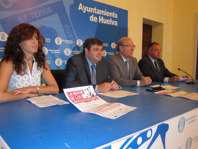 El Rector De La UHU, Francisco J. Martínez, Junto Al Alcalde. 