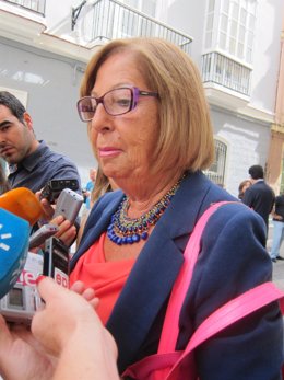 Presidenta De La CRUE, Adelaida De La Calle