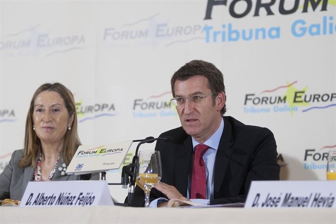 OURENSEO presidente da Xunta, Alberto Núñez Feijóo, acompañado por membros do Go