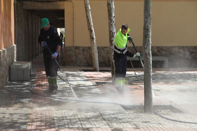 Efectivos del LYMA trabajando