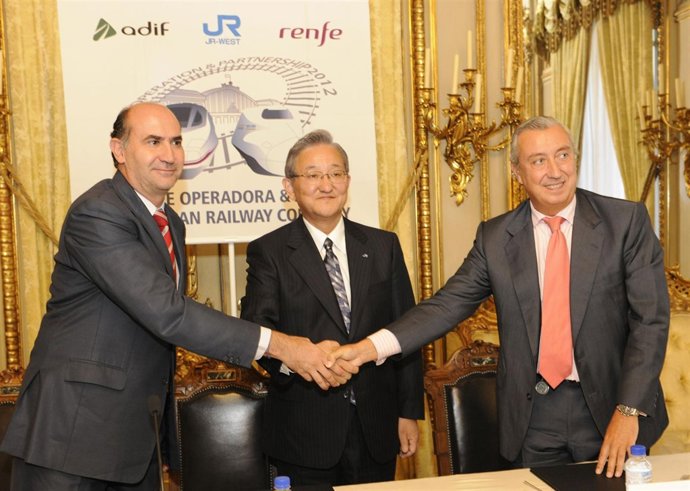 Firma Del Acuerdo De Colaboración De Adif Y Renfe Con La Japonesa JR-West