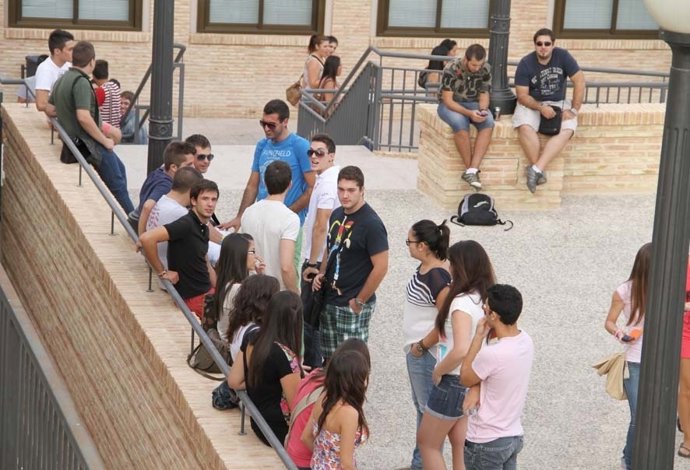 En la imagen: alumnos de la Universidad Católica San Antonio