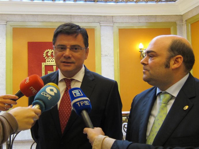 El Presidente De La Junta General Y El Alcalde De Oviedo Tras Una Reunión