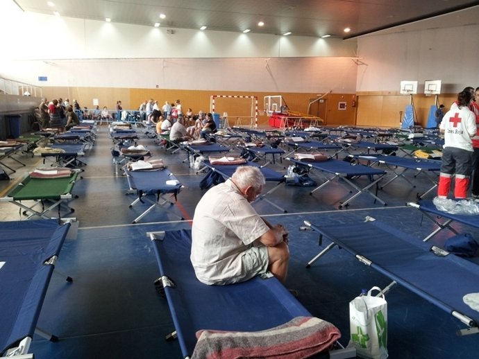 Imagen De Uno De Los Albergues De Cruz Roja Por El Incendio De Chulilla