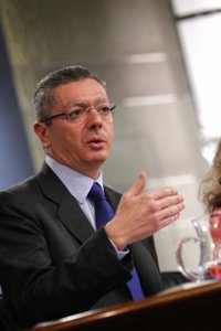 25-S.- Gallardón dice las concentraciones en el Congreso producen "directamente" una agresión al sistema democrático 