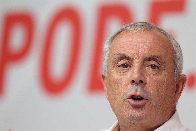 RUBALCABA  Y PACHI VAZQUEZ EN UN ACTO EN A CORUÑA