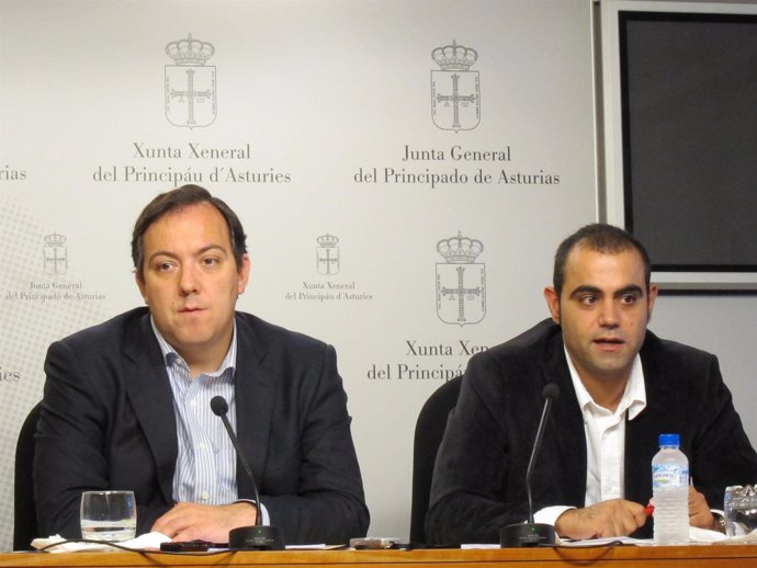 El Diputado Alejandro Vega (PSOE) Y El Secretario General De Upta, Manuel Prieto