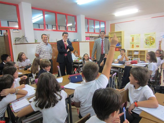 Iribas, en una de las aulas del colegio de la Compañía de María. 