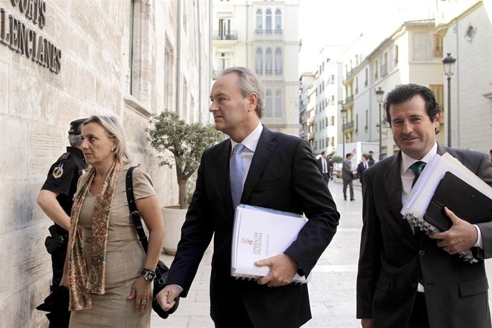 Fabra A Su Llegada Al Pleno 