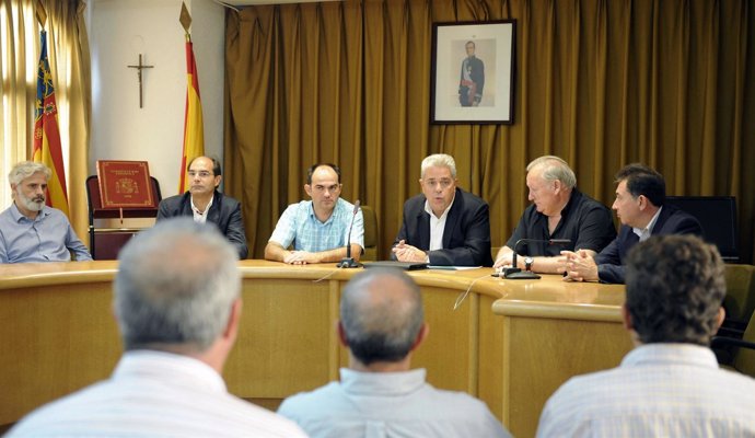 Medina Con Alcaldes Afectados Por El Incendio En Los Serranos              